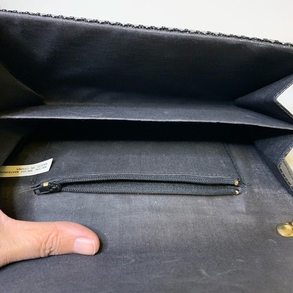 vintage black metal mesh bag with leather trim and  chain strap - Picture 4 of 5